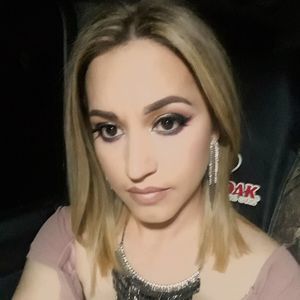 Meet your Posher, Elena